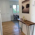 Faboulous 1br Near Center - Sun 16 *